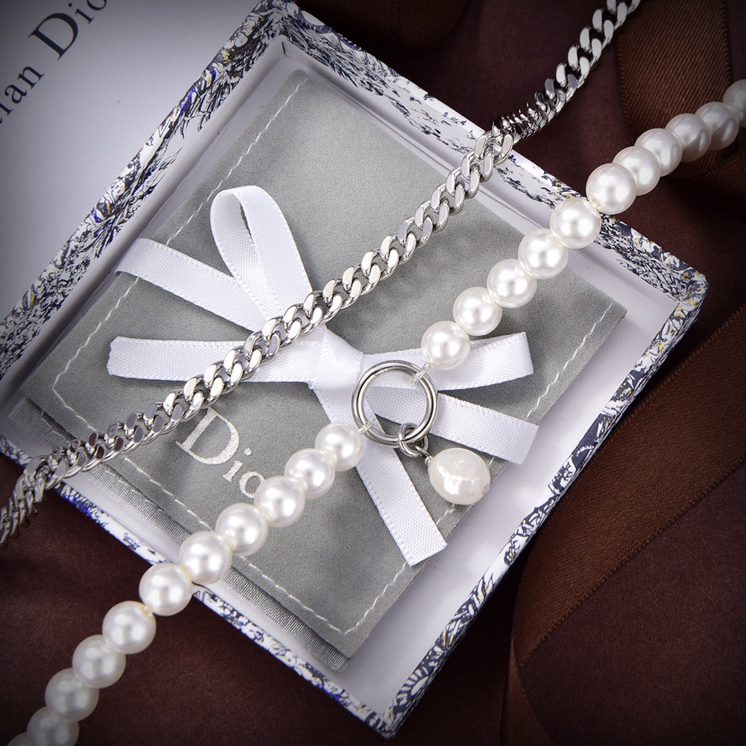 Dior 30 Montaigne Long 18K Gold Necklace
