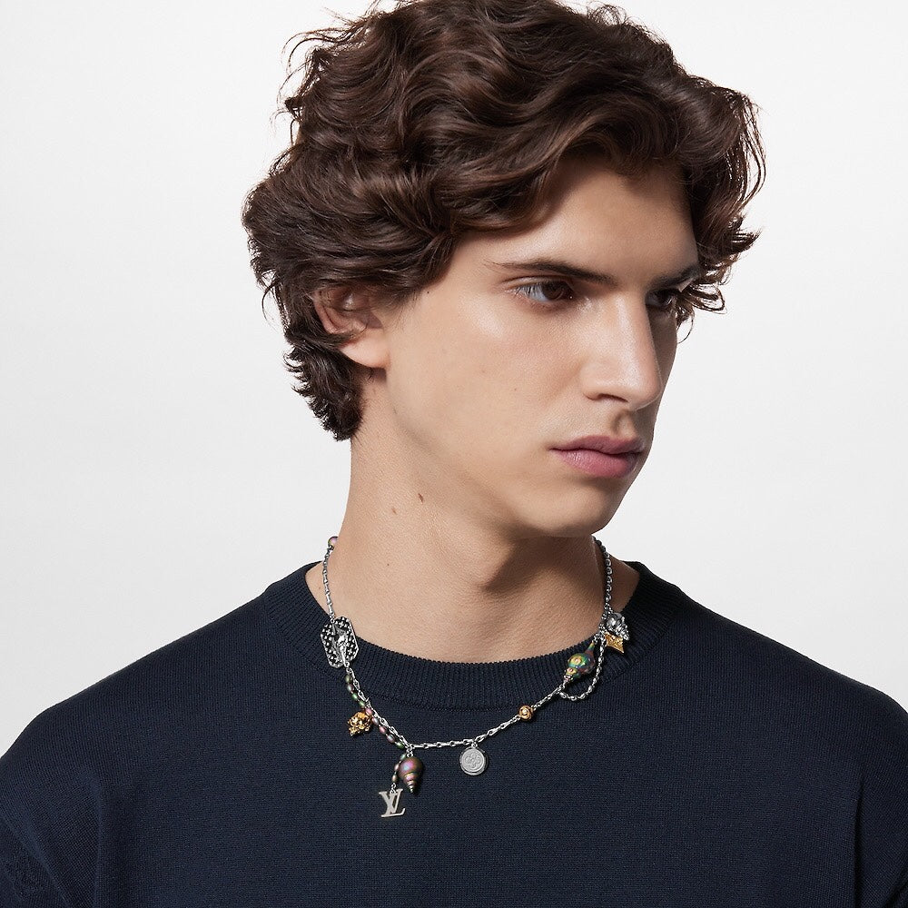 Louis Vuitton Shell 18K Gold Necklace