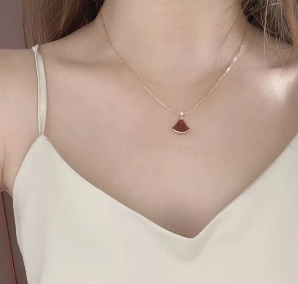Bvlgari BVLGARI Dream Carnelian 18K Gold Necklace