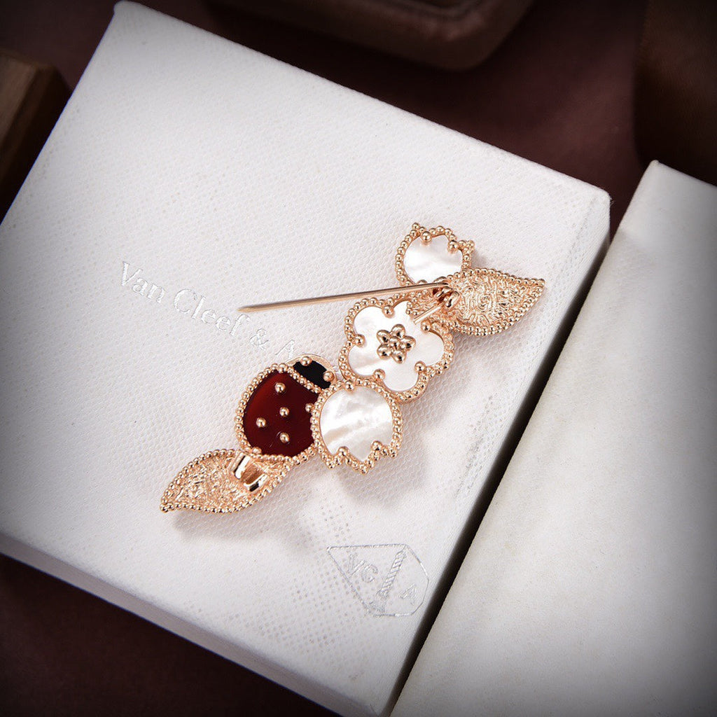 Lucky Spring Clip 18K Gold Brooch