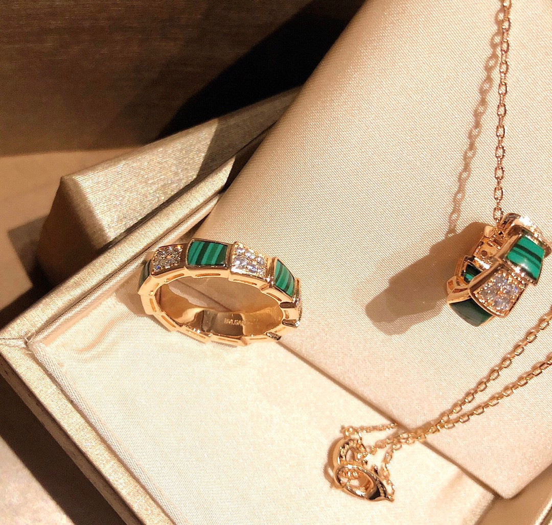 Bvlgari Serpenti Viper Malachite 18K Gold Ring