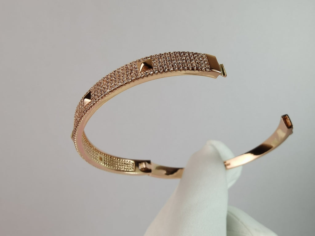 Hermes Collier De Chien Diamond 18K Gold Bracelet