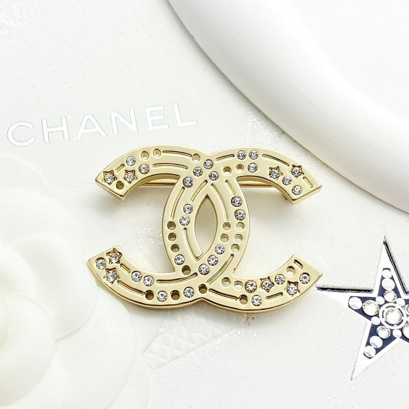 Chanel 24A Diamond Gold 18K Gold Brooch