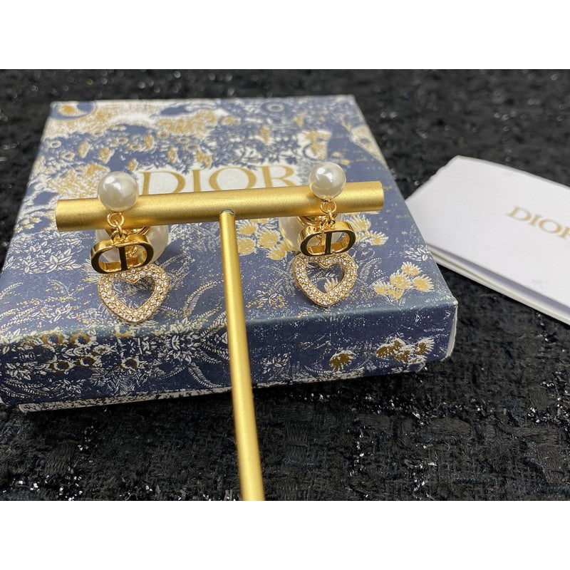 Dior 30 Montaigne Heart 18K Gold Earrings