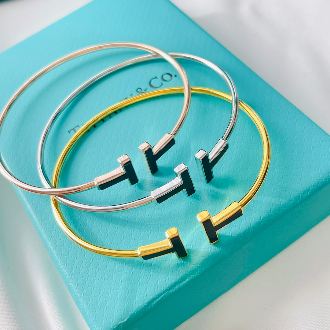 Tiffany Black 18K Gold Bracelet