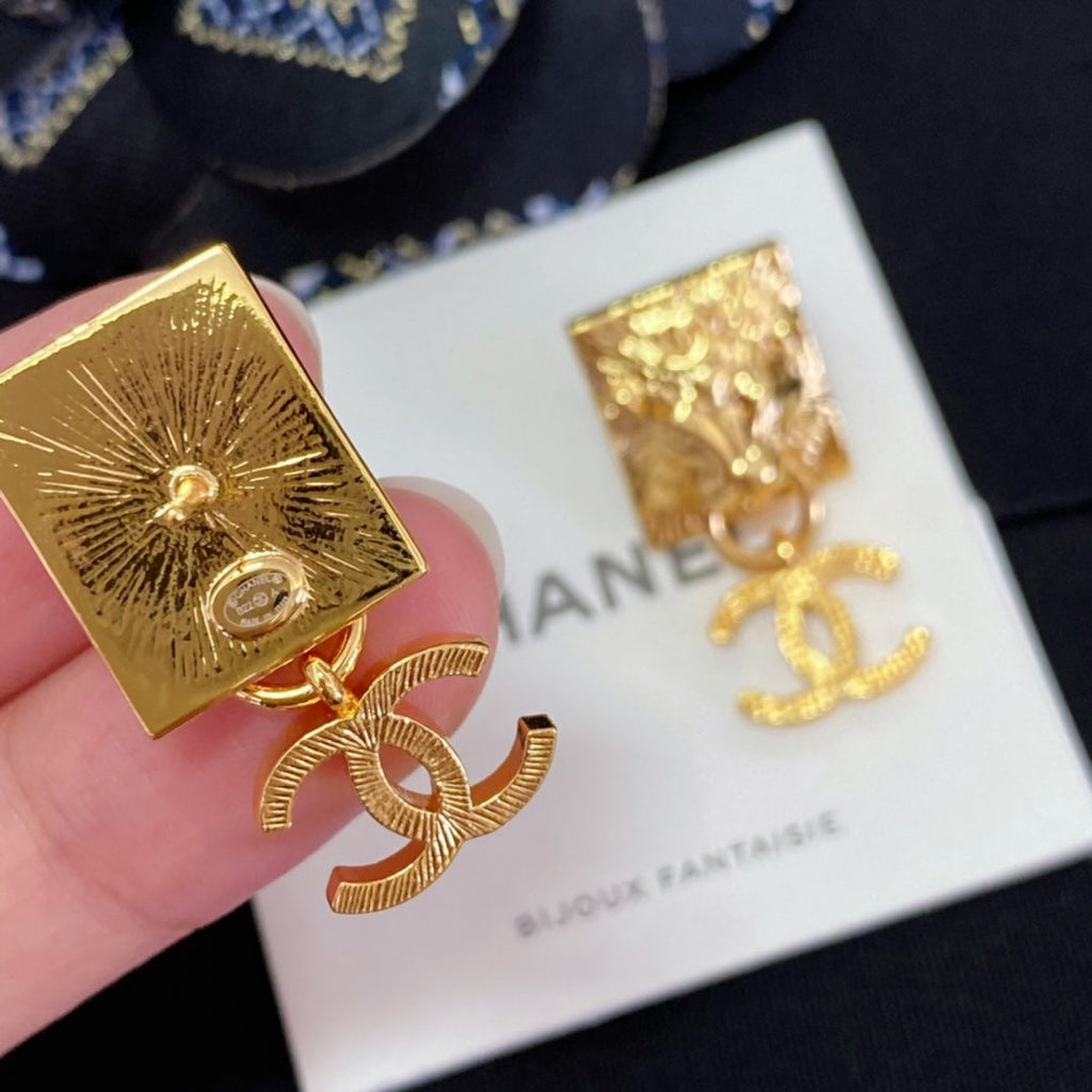 Chanel Lion Sharp 18K Gold Earrings