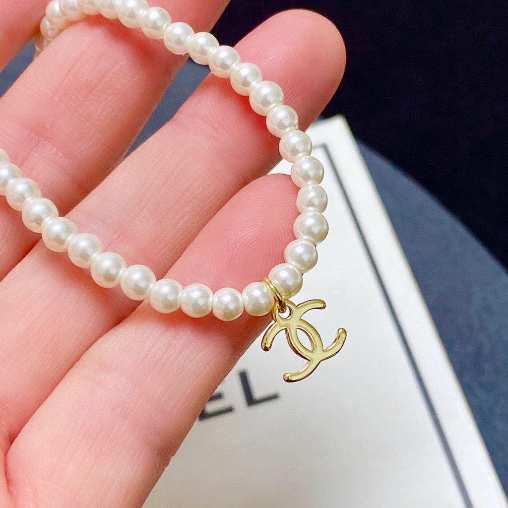 Chanel Pearls Choker 18K Gold Necklace