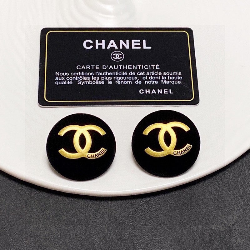 Chanel Black 18K Yellow Gold Earrings