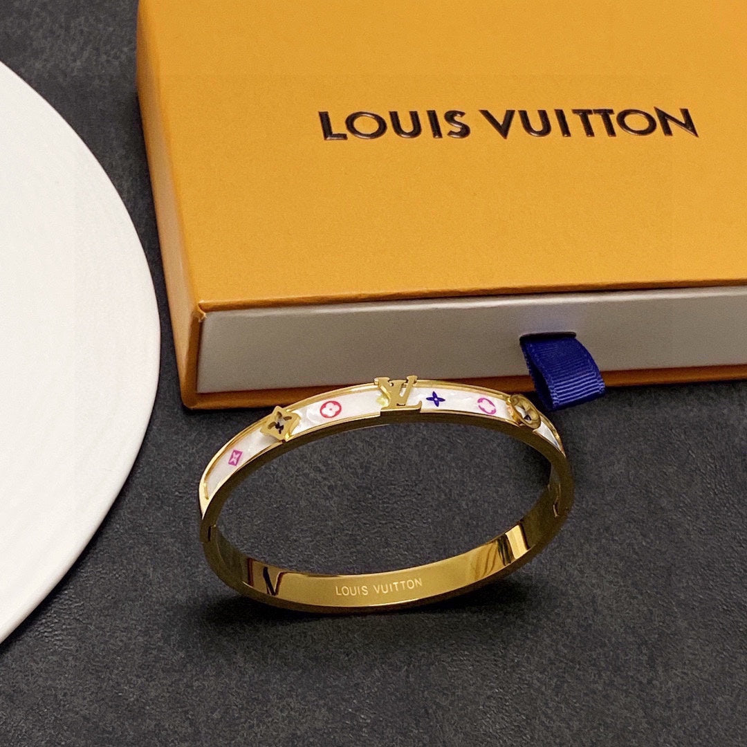 Louis Vuitton Pearl 18K Gold Bracelet