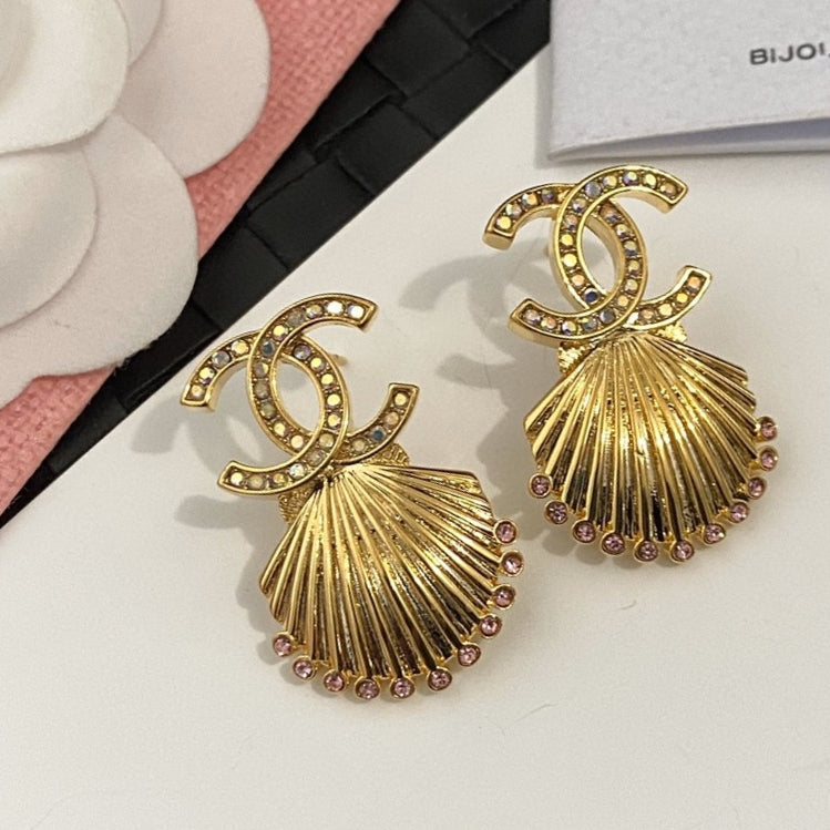 Chanel Shell Pendant 18K Gold Earrings