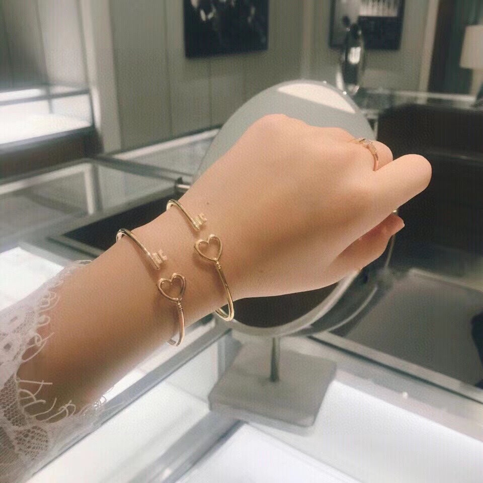 Tiffany Heart Key Wire 18K Gold Bracelet