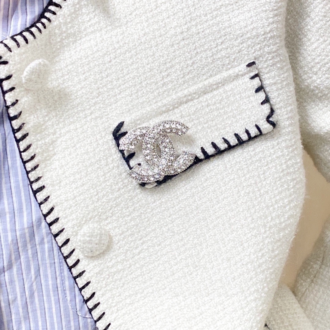 Chanel Diamonds 18K Gold Brooch
