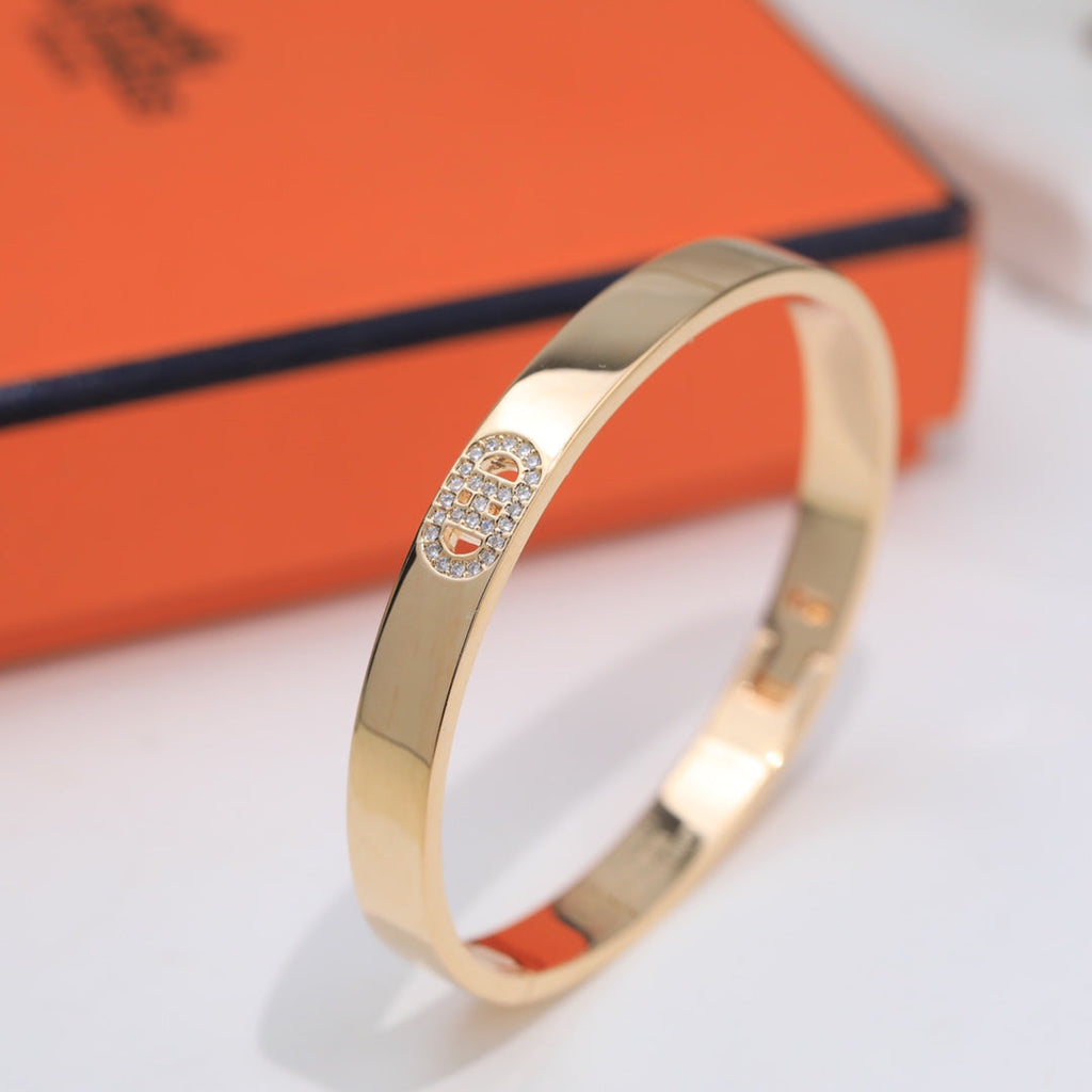 Hermes Diamonds 18K Gold Bracelet