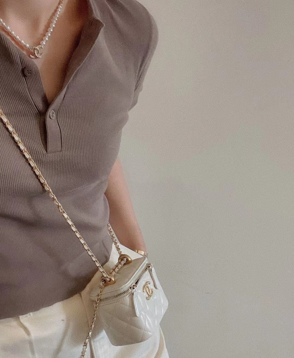 Chanel Pearls Choker 18K Gold Necklace