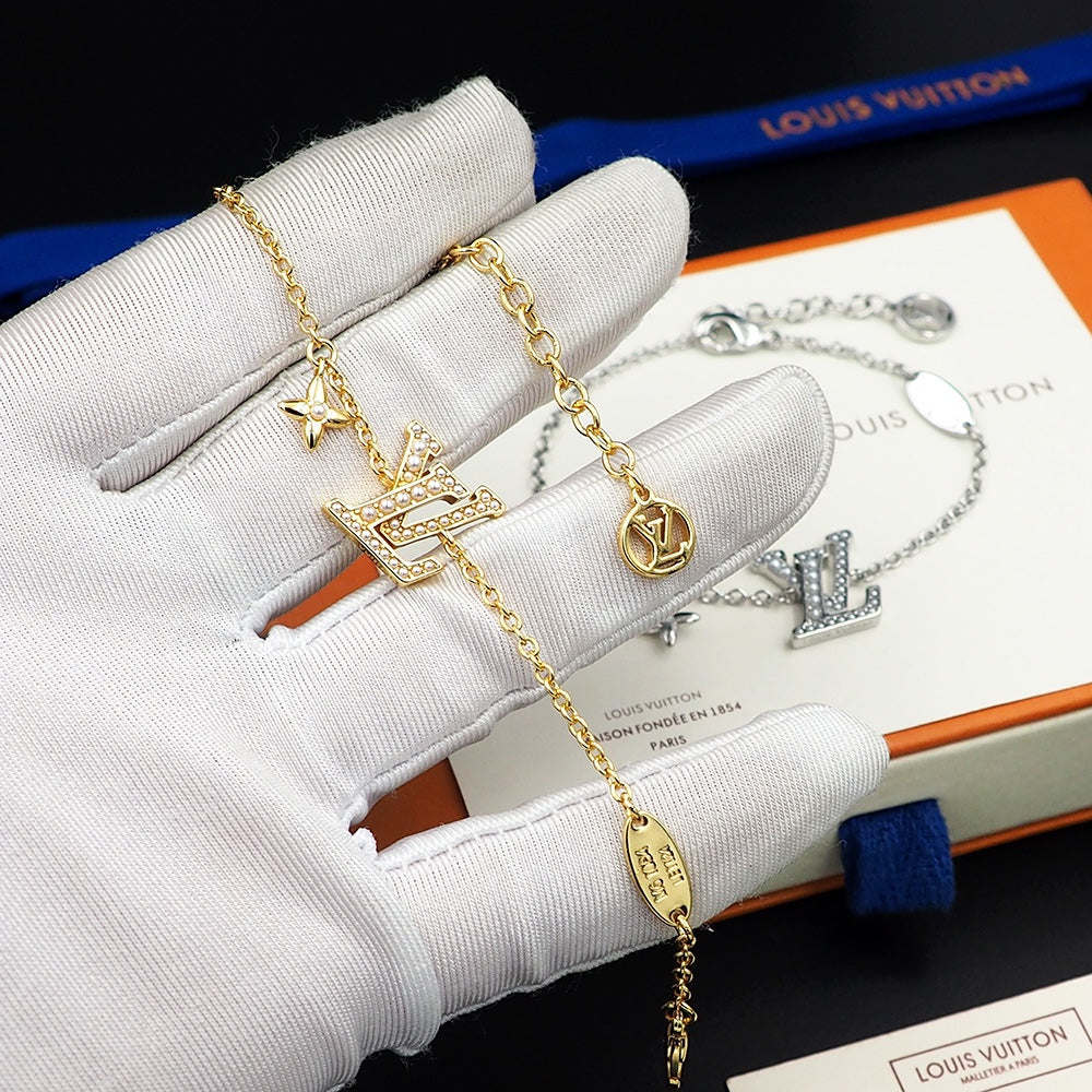 Louis Vuitton Iconic Pearls 18K Gold Bracelet