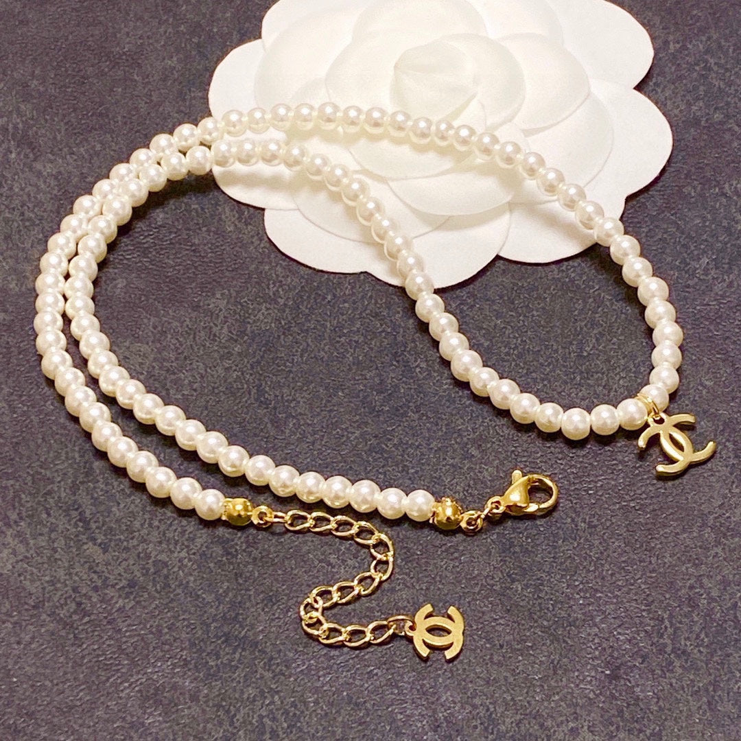 Chanel Pearls Choker 18K Gold Necklace