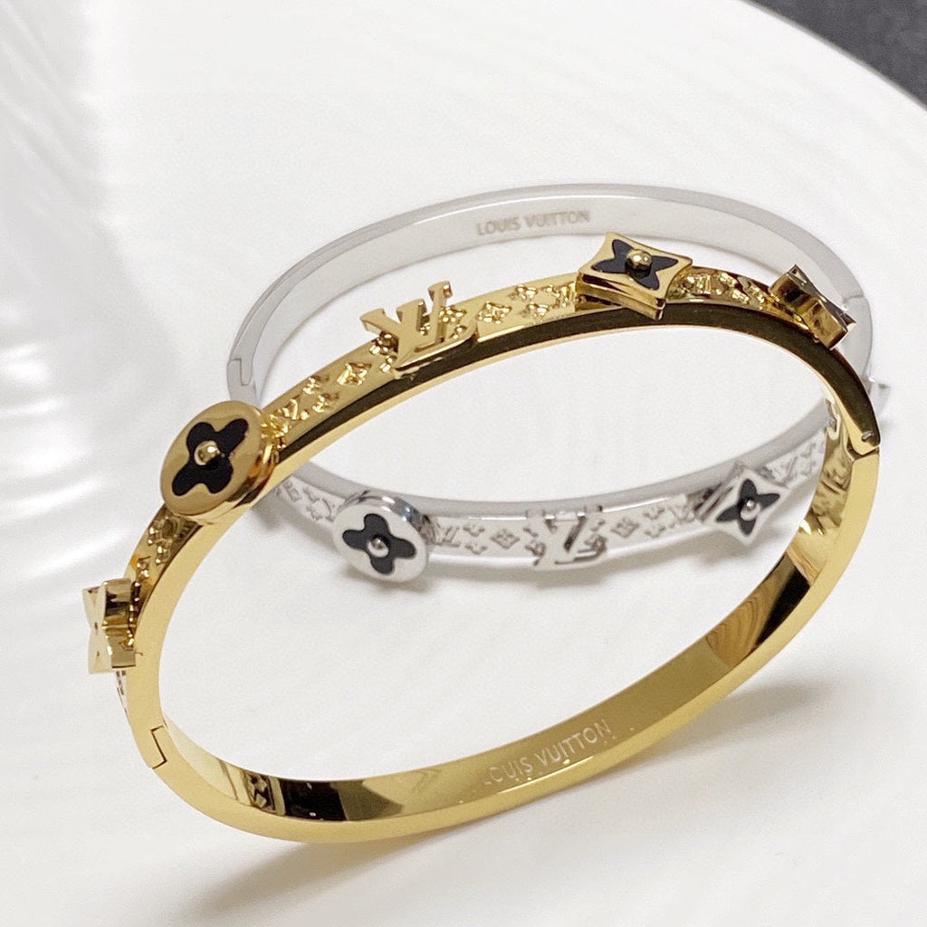 Louis Vuitton Blossom 18K Gold Bracelet