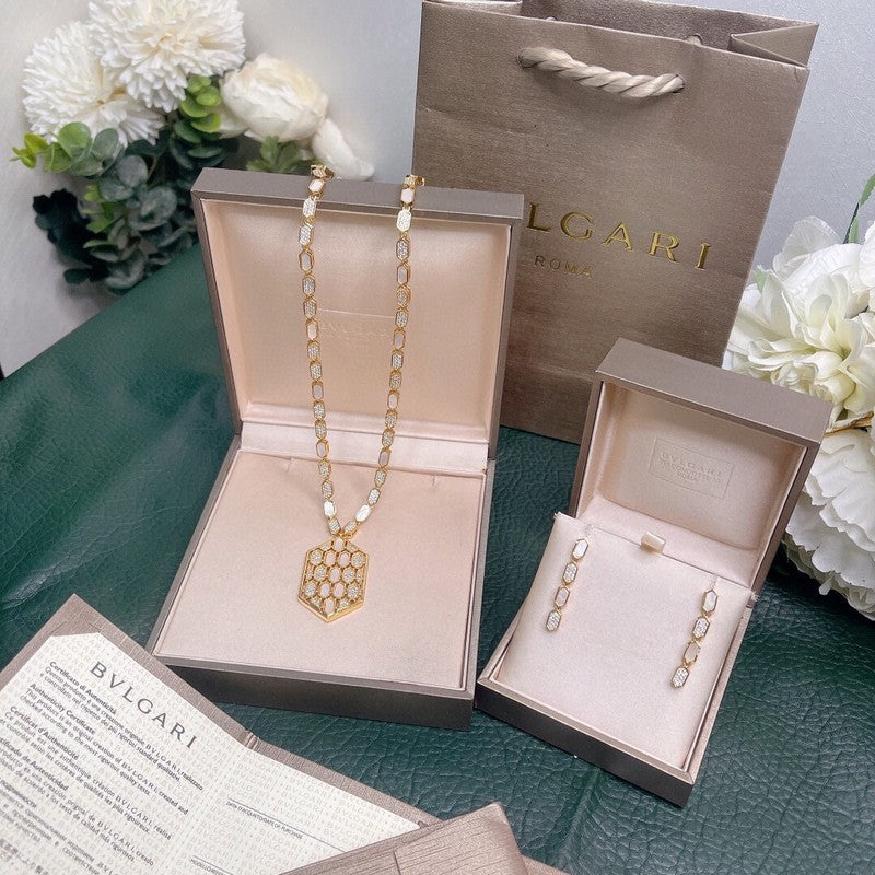 Serpenti Eyes on Me 18K Gold Necklace