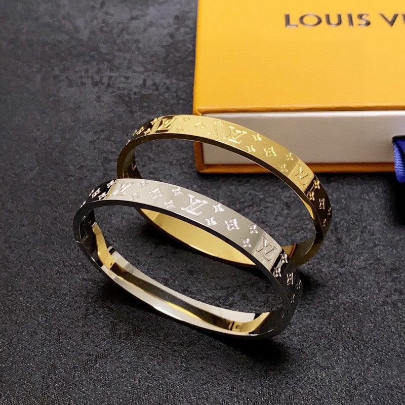 Louis Vuitton Vintage Gold 18K Gold Bracelet