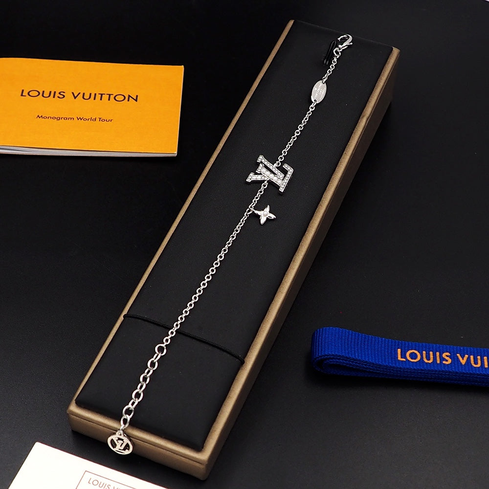 Louis Vuitton Iconic Pearls 18K Gold Bracelet