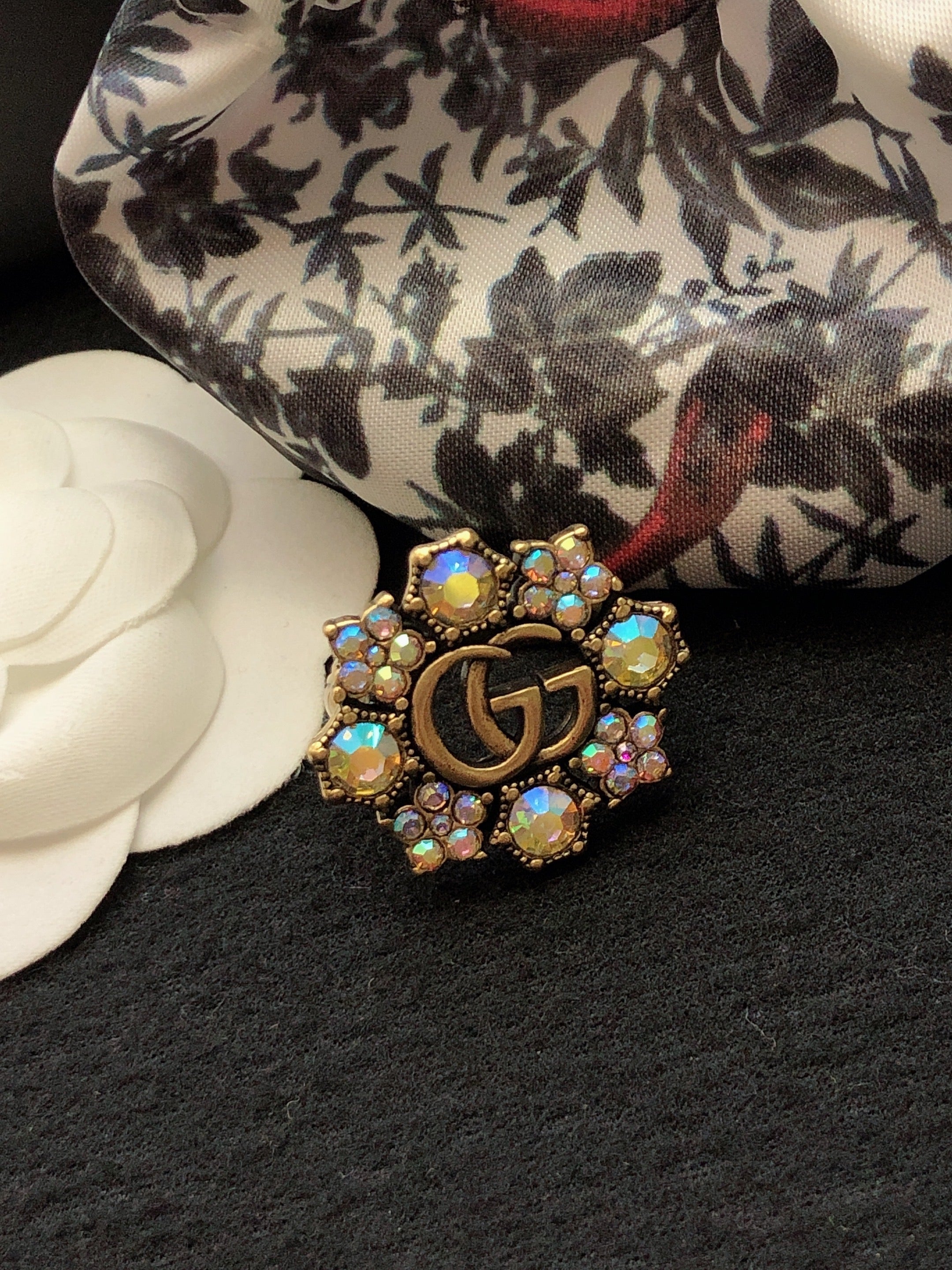 Gucci Double Crystal Flower 18K Gold Ring