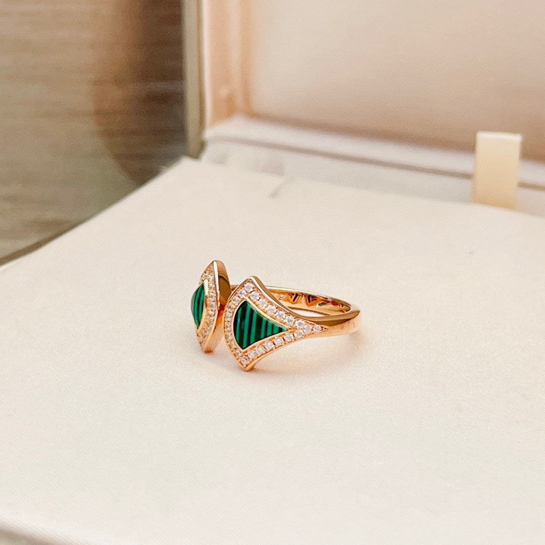 Bvlgari Dream Malachite 18K Gold Ring