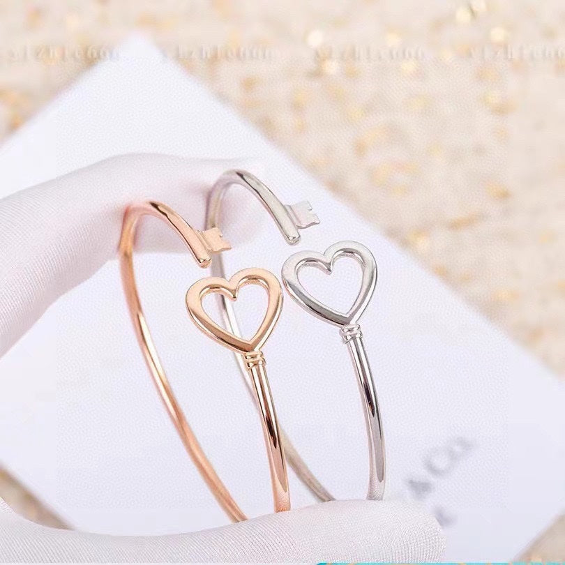 Tiffany Heart Key Wire 18K Gold Bracelet