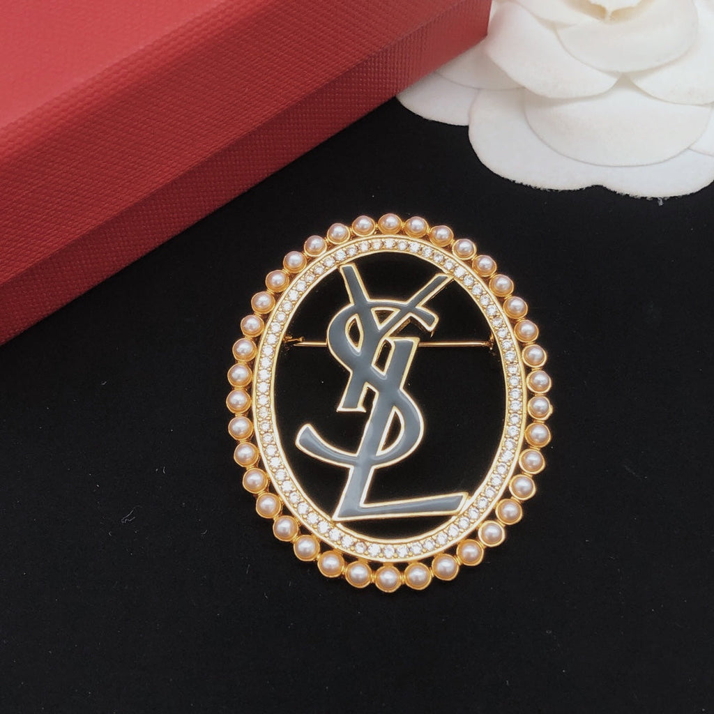Oval Pearls 18K Gold Brooch