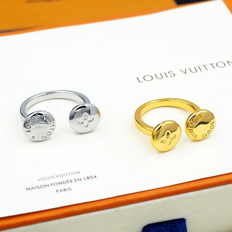Louis Vuitton Studs 18K Gold Ring