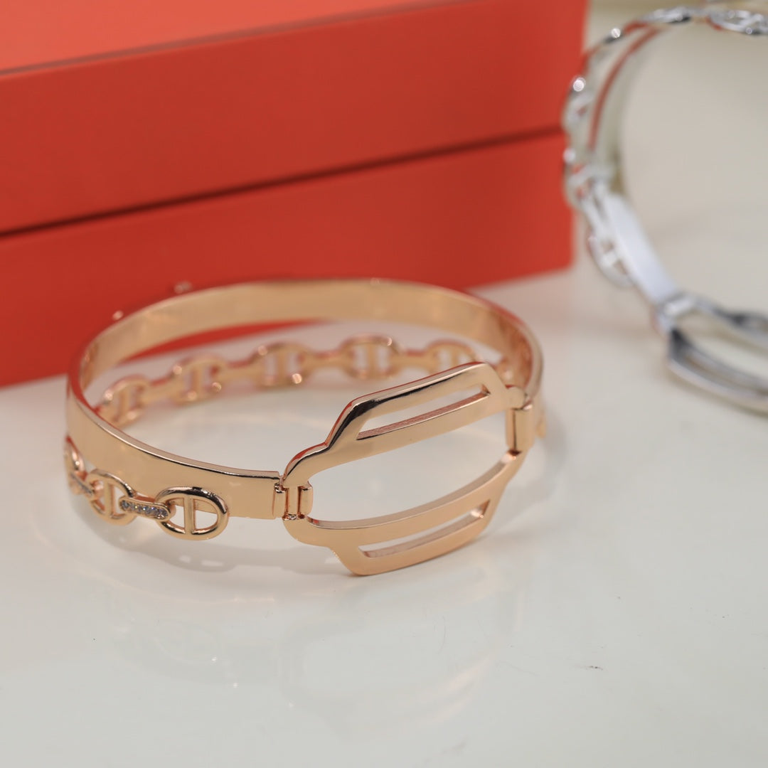 Hermes Kelly Double Tour Diamond 18K Gold Bracelet