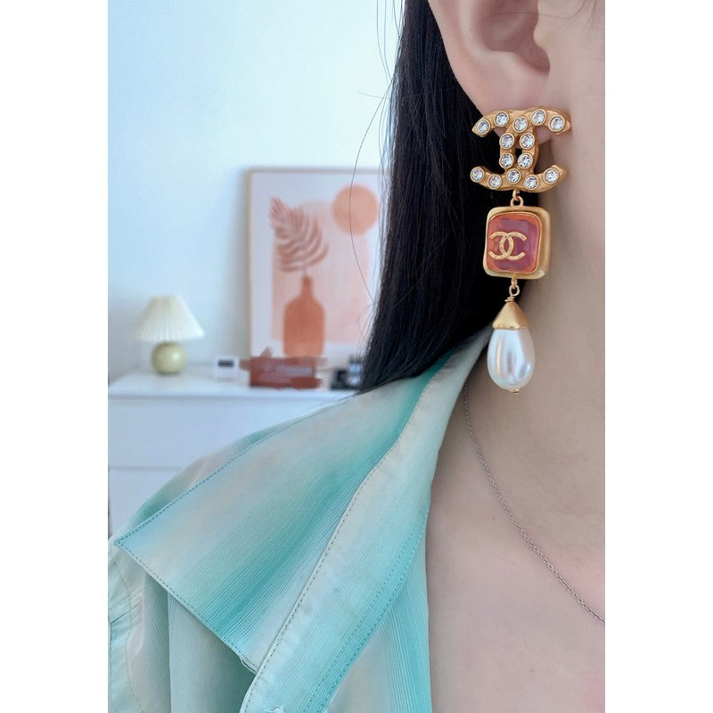 Chanel Long Pearl Pendant 18K Gold Earrings
