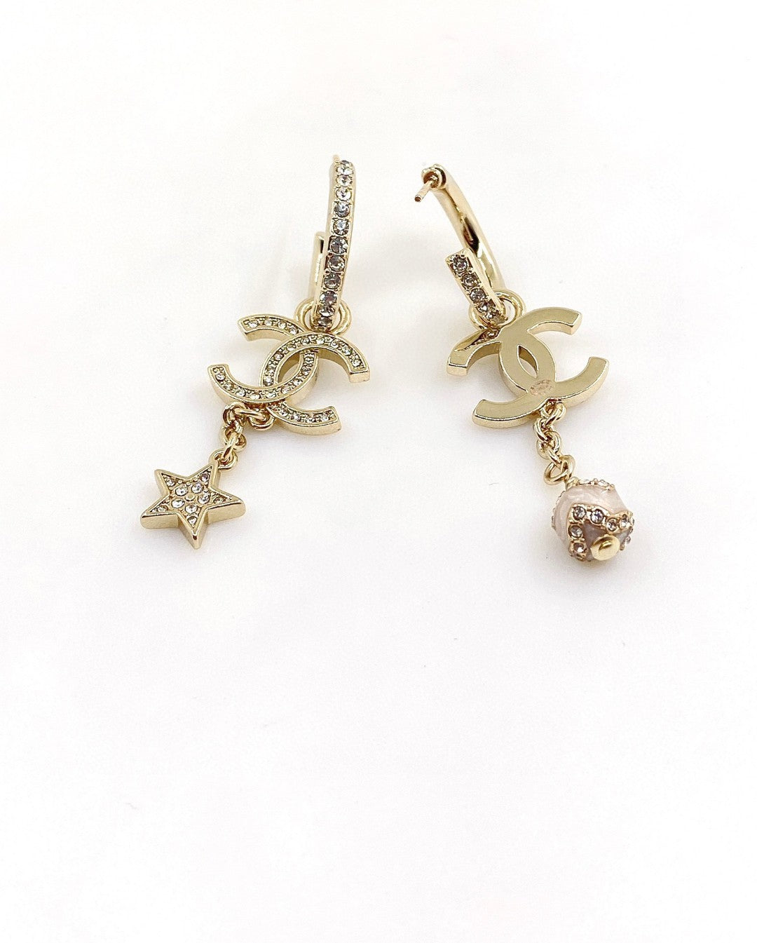 Chanel Pearl Long Pendant 18K Gold Earrings