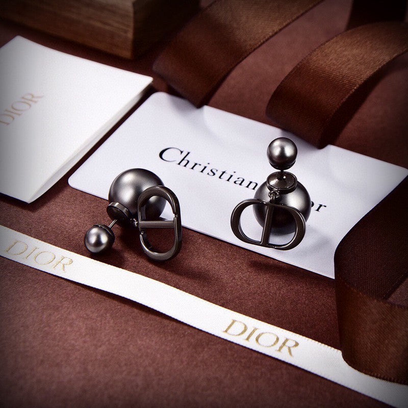 Dior Tribales Grey Pearl 18K Gold Earrings