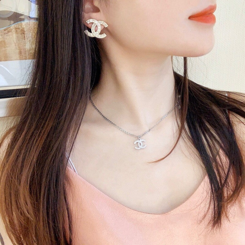 Chanel Pearls 18K Gold Earrings