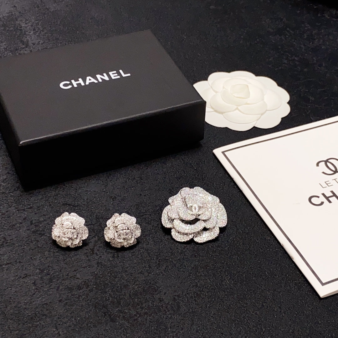 Chanel Camellia Diamond 18K Gold Earrings