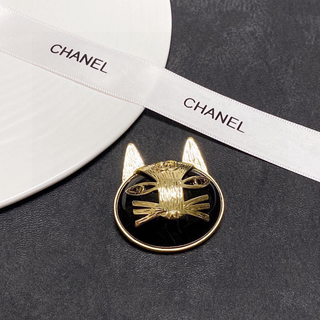 Chanel Cat 18K Gold Brooch