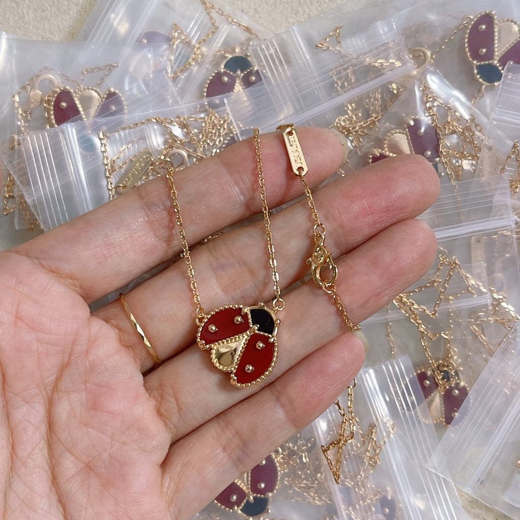 Lucky Spring Pendant 18K Gold Necklace