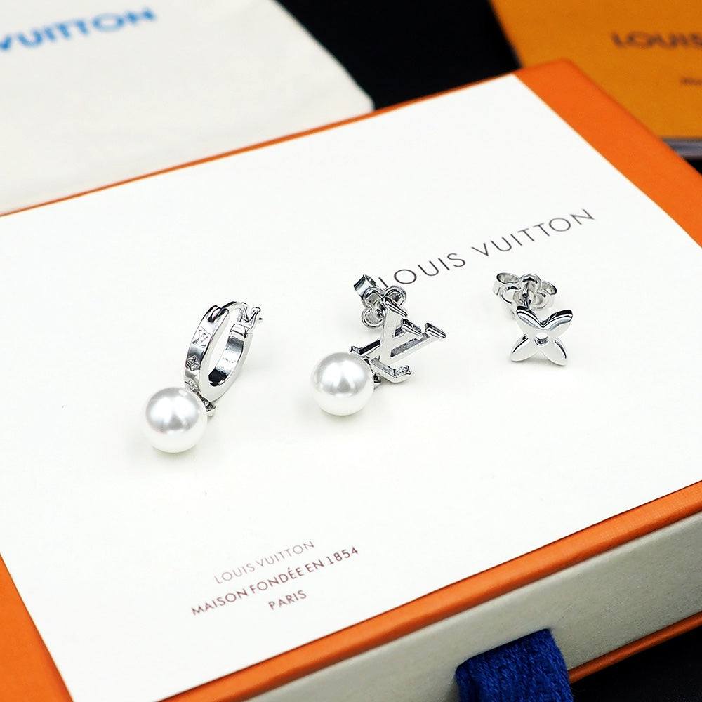 Louis Vuitton Monogram Pearls 18K Gold Earrings