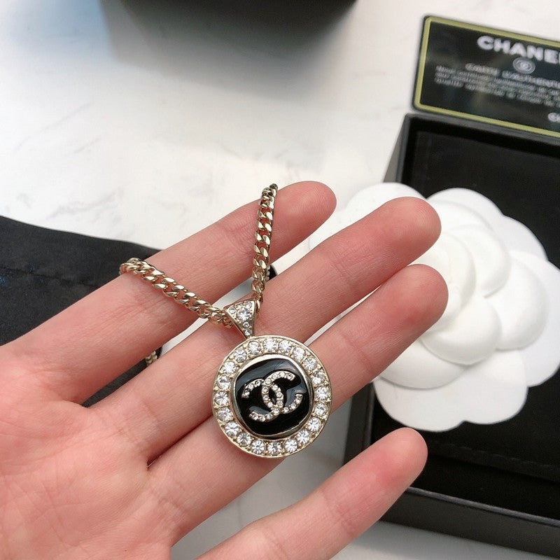 Chanel Black & White Diamond Gold 18K Gold Necklace