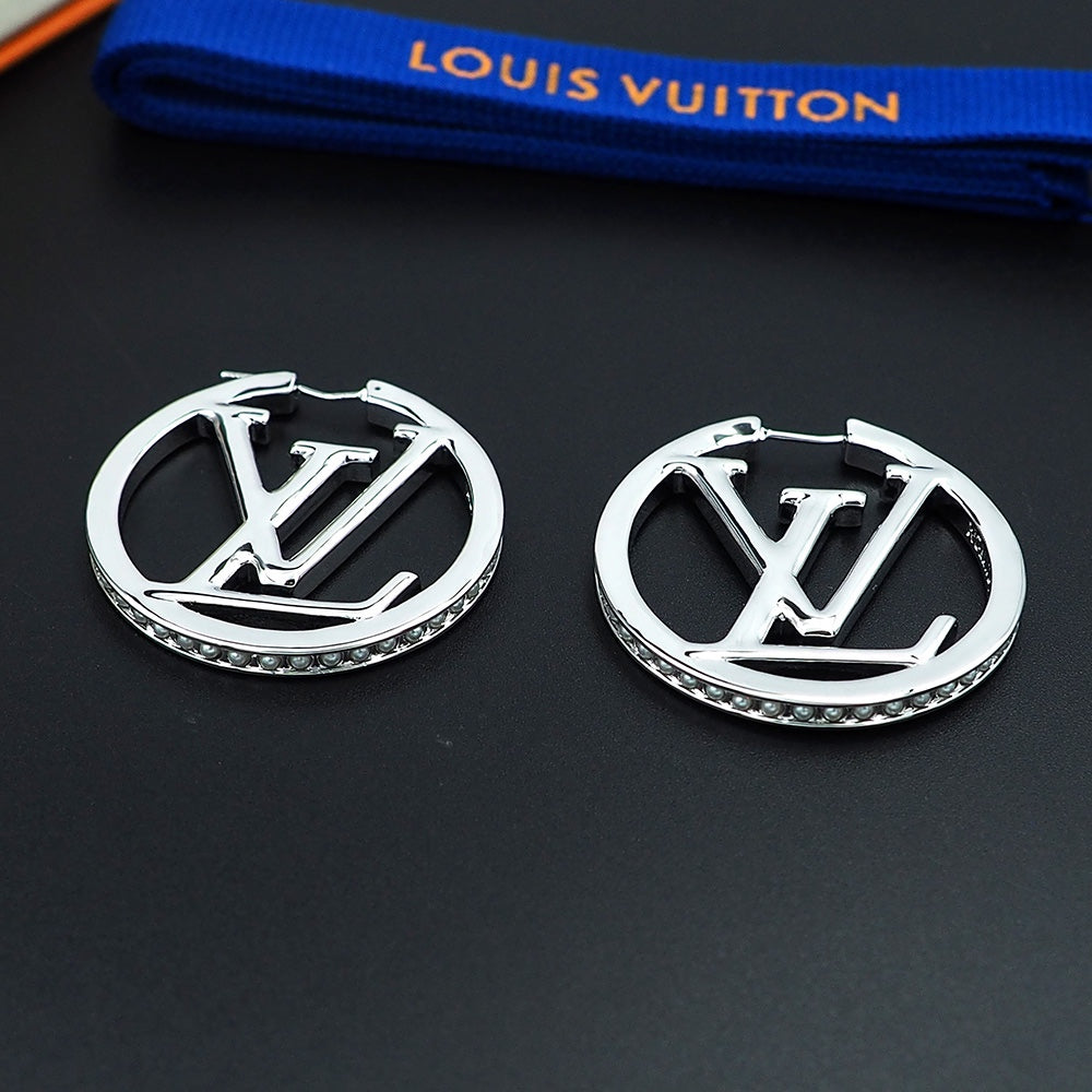Louis Vuitton Louise Pearls 18K Gold Earrings