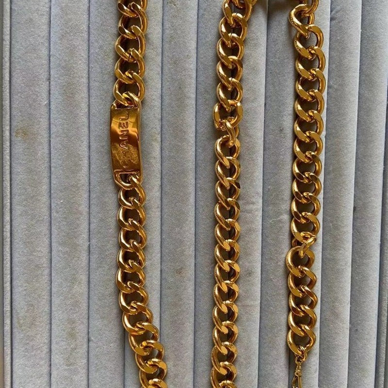 Chanel Gold Vintage 18K Gold Necklace