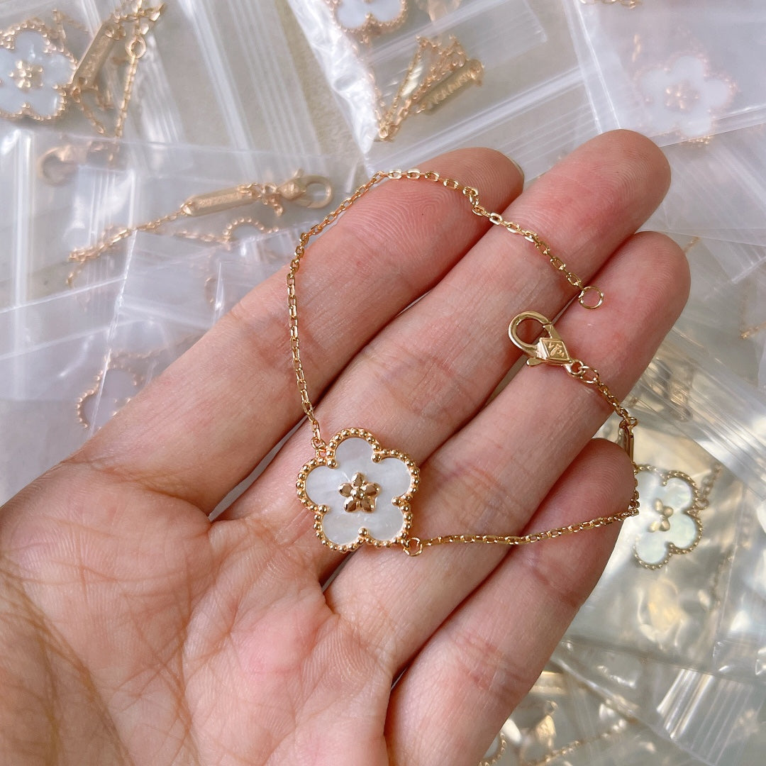 Lucky Spring Plum Blossom 18K Gold Bracelet