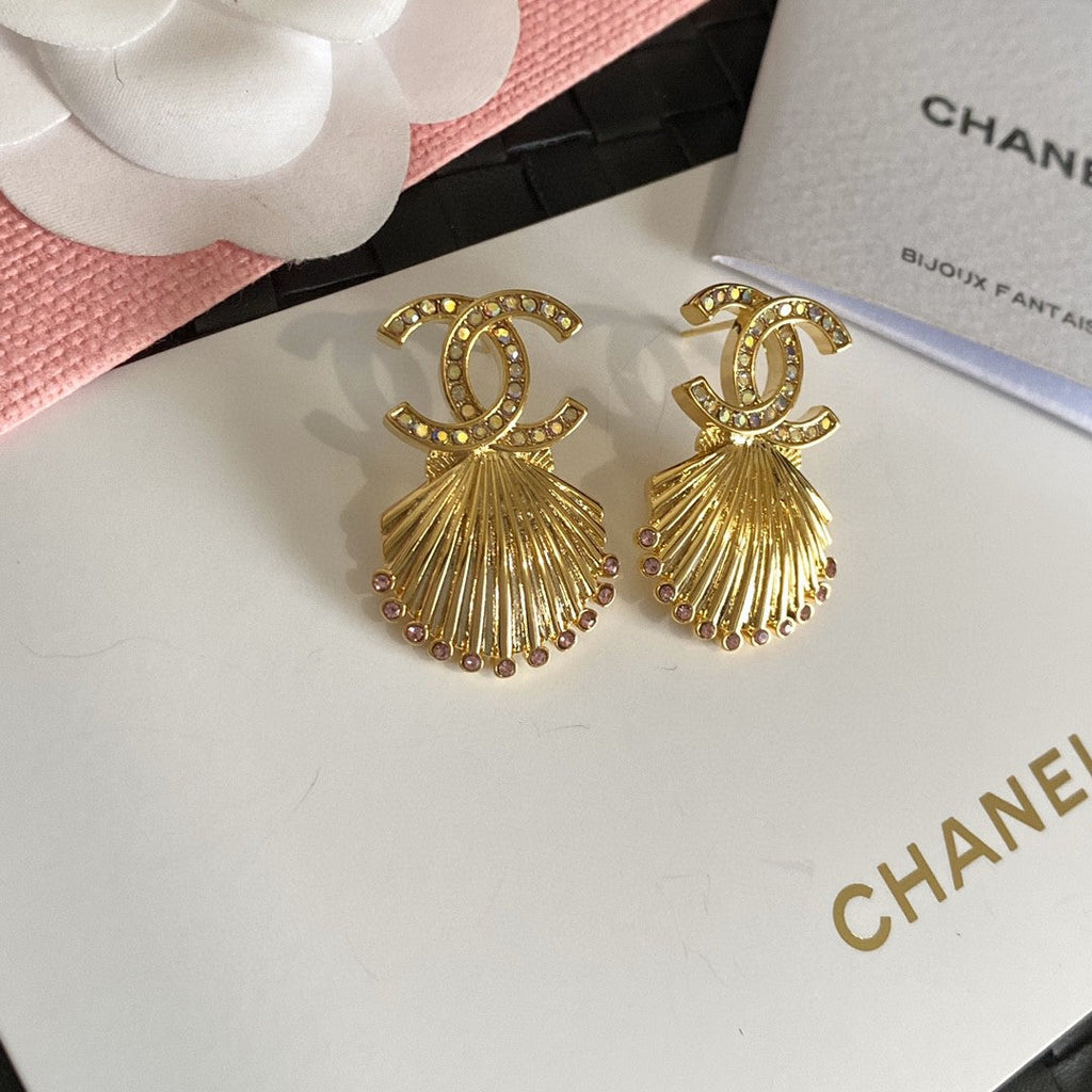 Chanel Shell Pendant 18K Gold Earrings