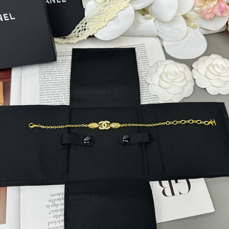 Chanel 26C Diamond Gold 18K Gold Bracelet
