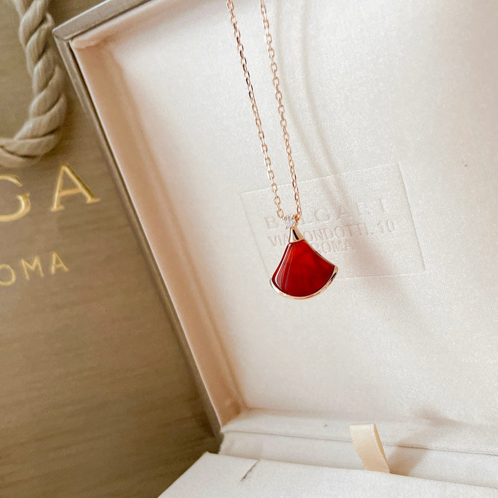 Bvlgari BVLGARI Dream Carnelian 18K Gold Necklace