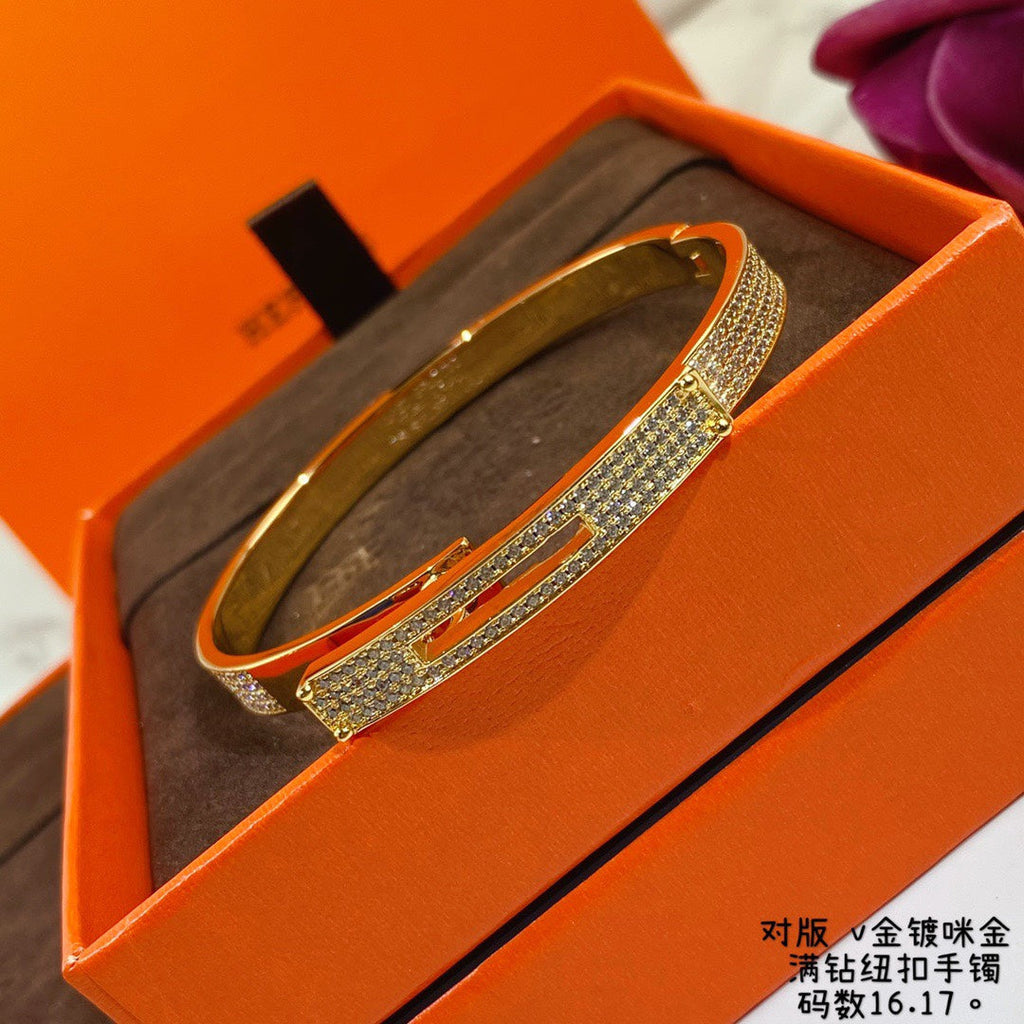 Hermes Kelly Diamonds 18K Yellow Gold Bracelet