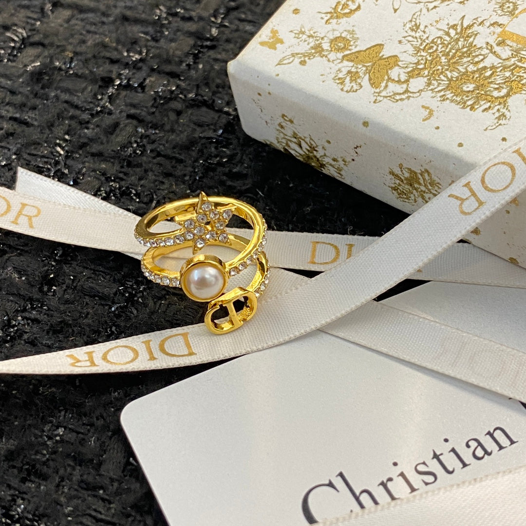Dior Star Pearl 18K Gold Ring