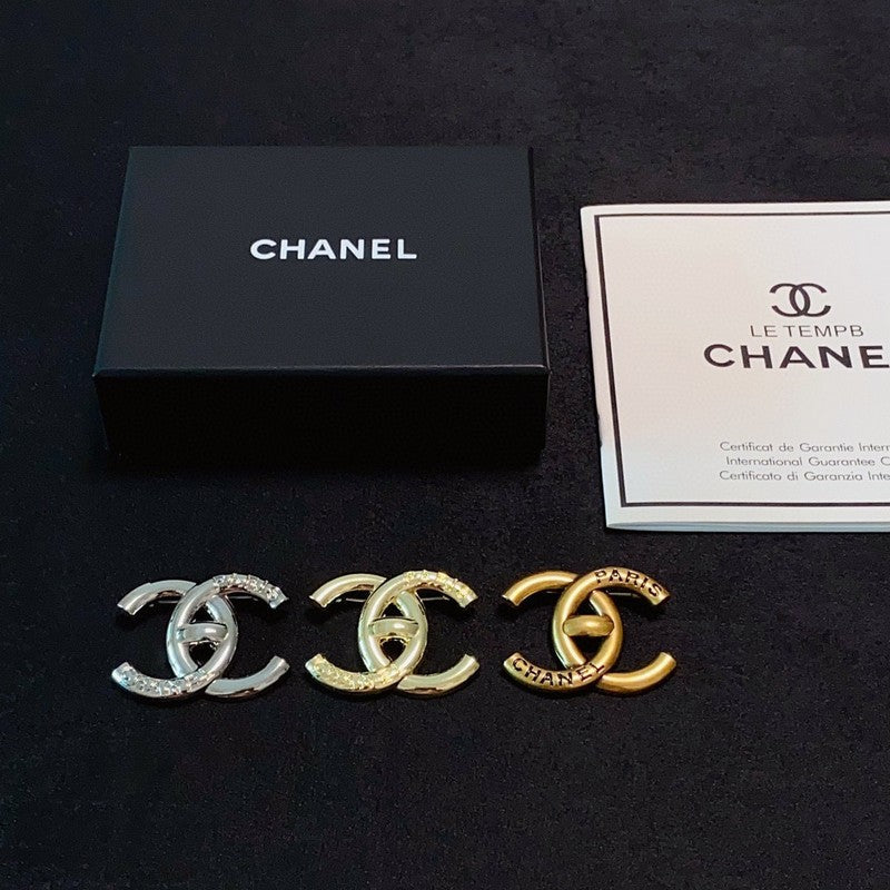 Chanel Paris Gold 18K Gold Brooch