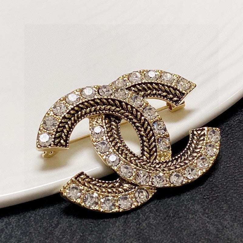 Chanel Diamond Gold 18K Gold Brooch