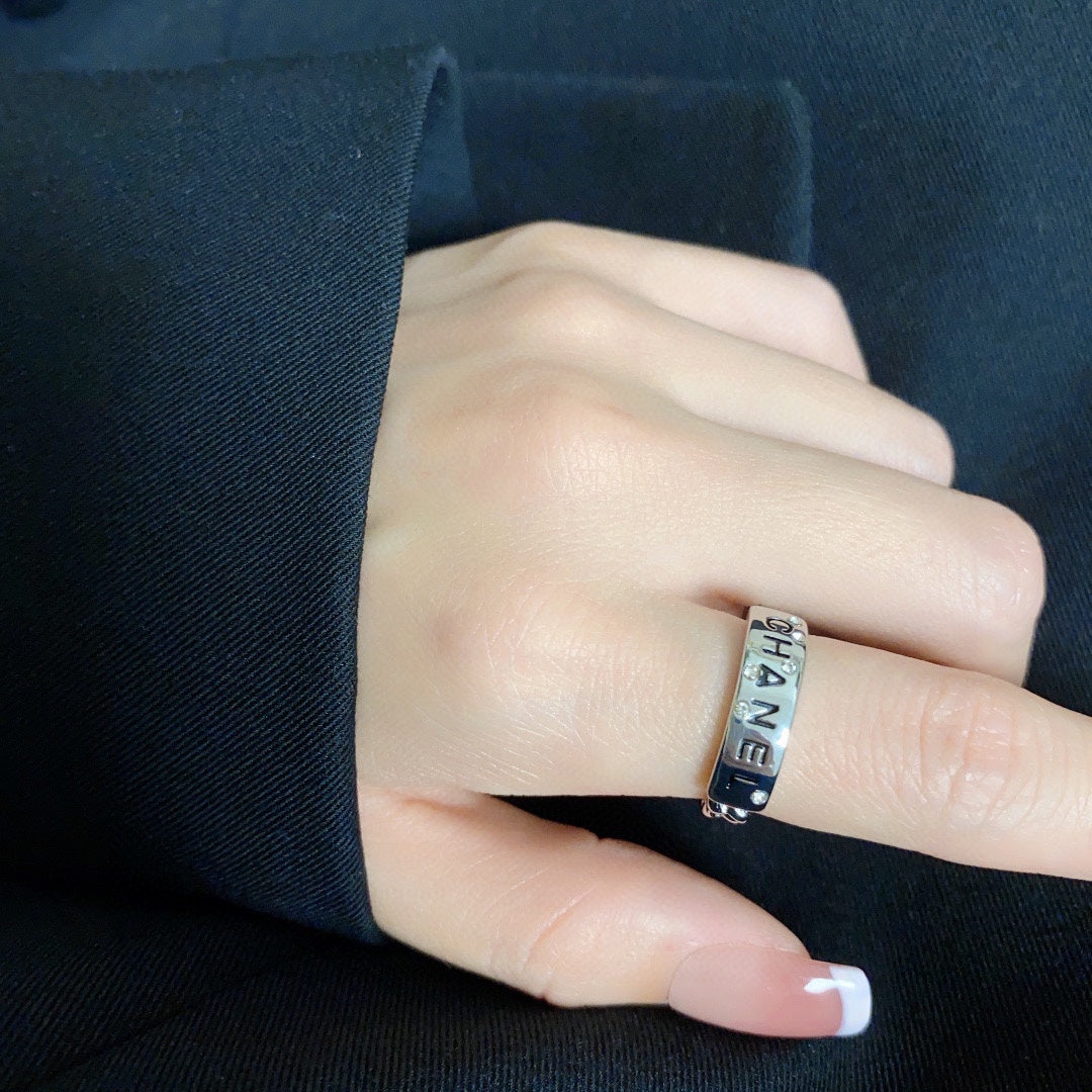 Chanel Chain Link 18K Gold Ring